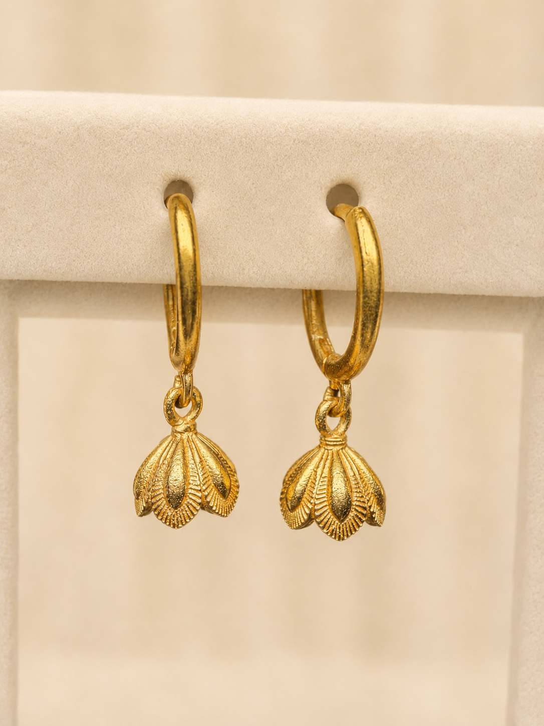 Nargis Jhumki